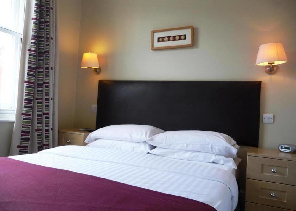 The George Inn Lower Brailes Экстерьер фото