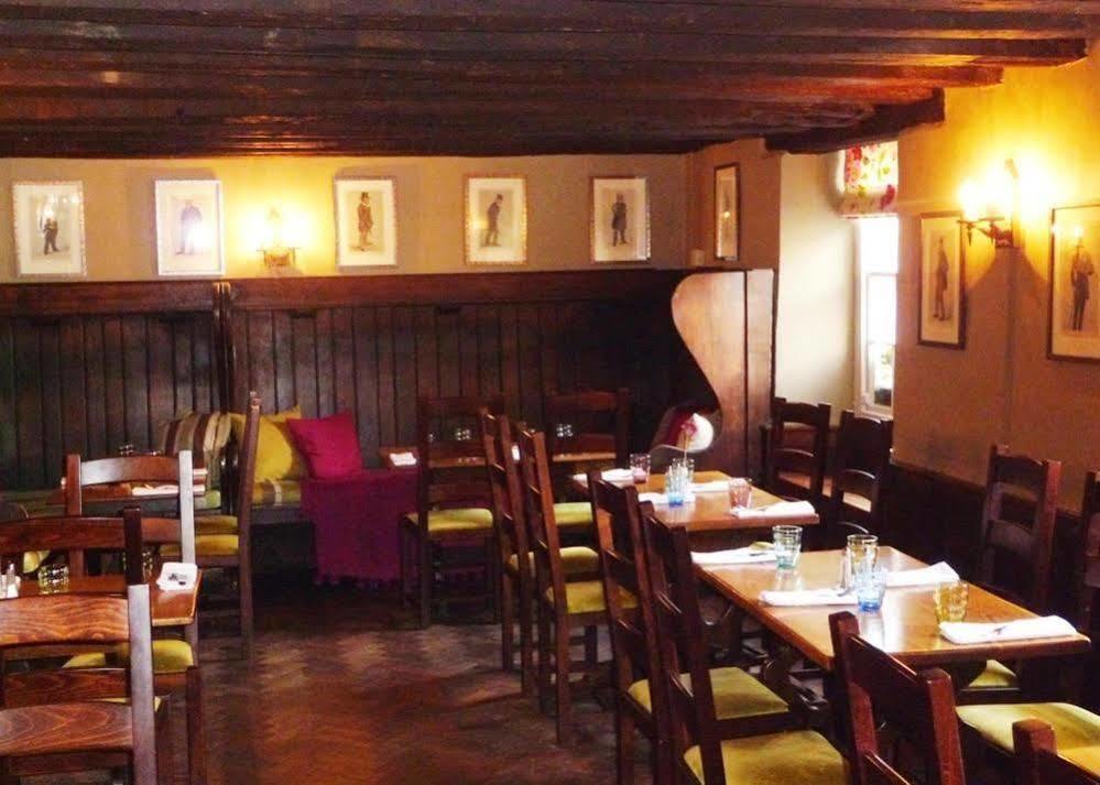 The George Inn Lower Brailes Экстерьер фото